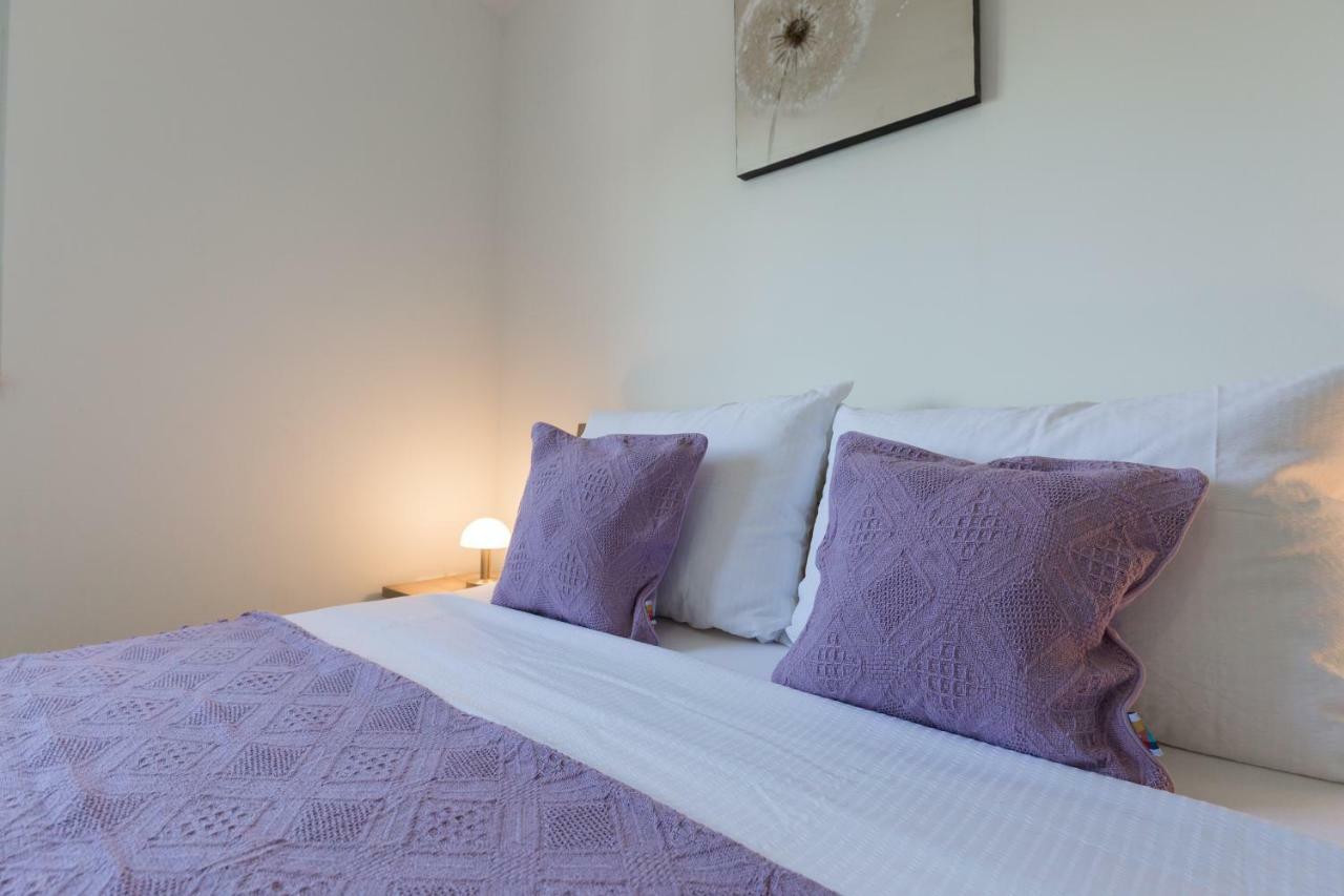 Modern And Spacious Apartment ビビニェ エクステリア 写真